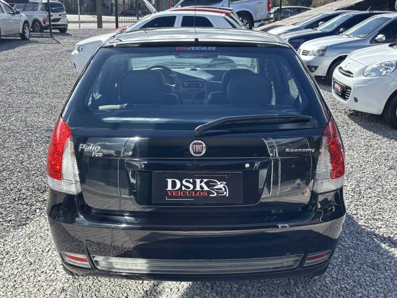 FIAT - PALIO - 2009/2010 - Preta - R$ 25.900,00