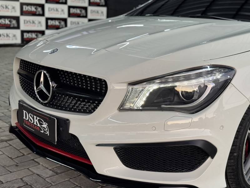 MERCEDES-BENZ - CLA 250 - 2015/2015 - Branca - R$ 154.900,00