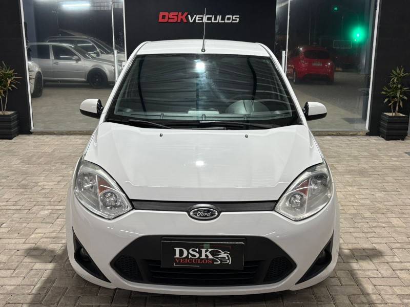 FORD - FIESTA - 2014/2014 - Branca - Sob Consulta