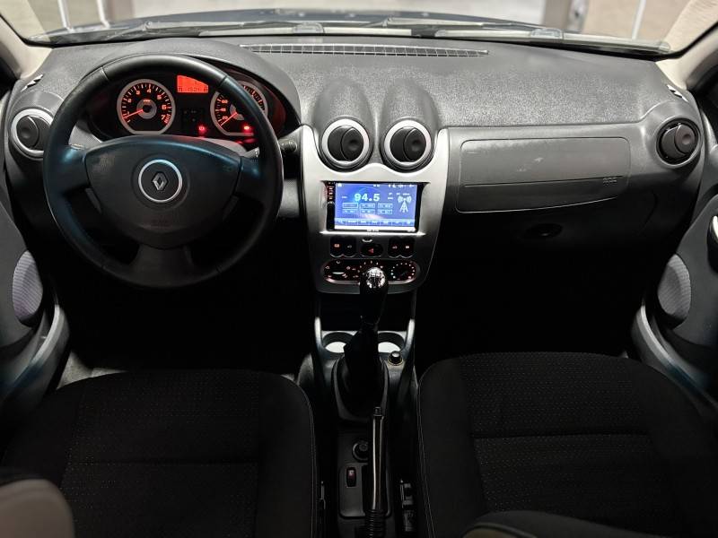 RENAULT - SANDERO - 2008/2009 - Prata - R$ 32.900,00