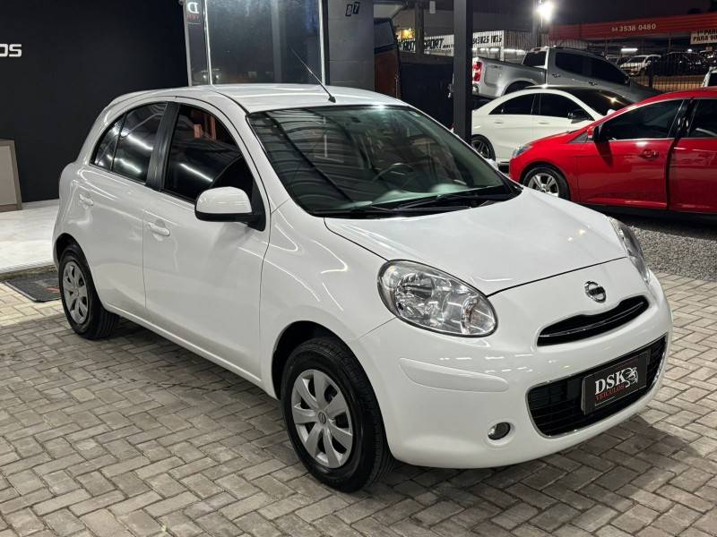 NISSAN - MARCH - 2014/2014 - Branca - R$ 38.900,00