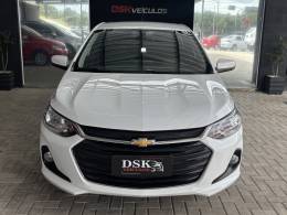 CHEVROLET - ONIX - 2023/2024 - Branca - R$ 82.900,00
