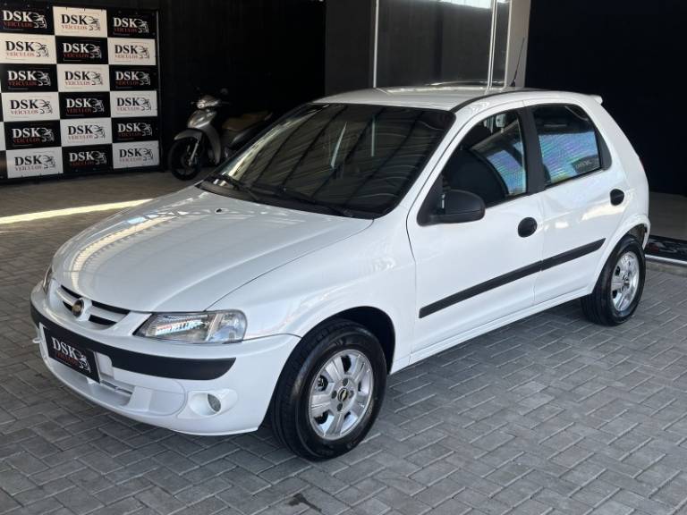 CHEVROLET - CELTA - 2005/2005 - Branca - R$ 17.900,00