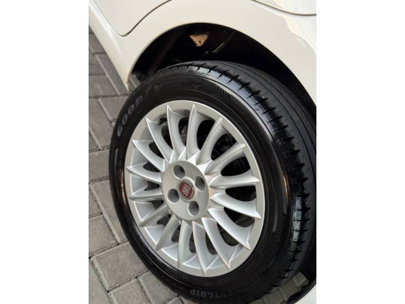 FIAT - PUNTO - 2010/2010 - Branca - R$ 34.900,00