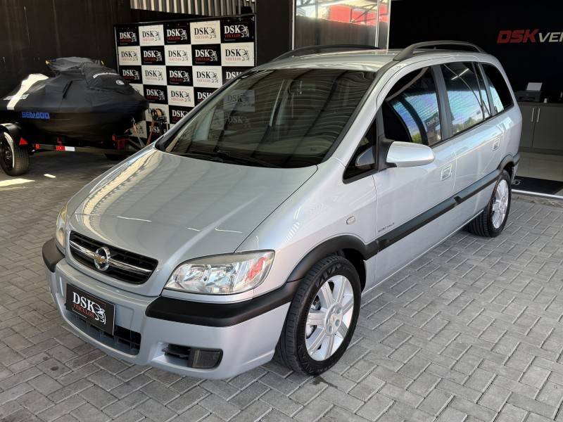 CHEVROLET - ZAFIRA - 2007/2008 - Prata - R$ 35.900,00