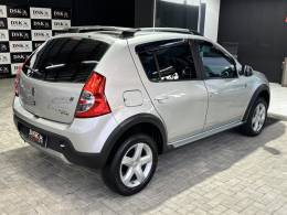 RENAULT - SANDERO - 2008/2009 - Prata - R$ 33.900,00