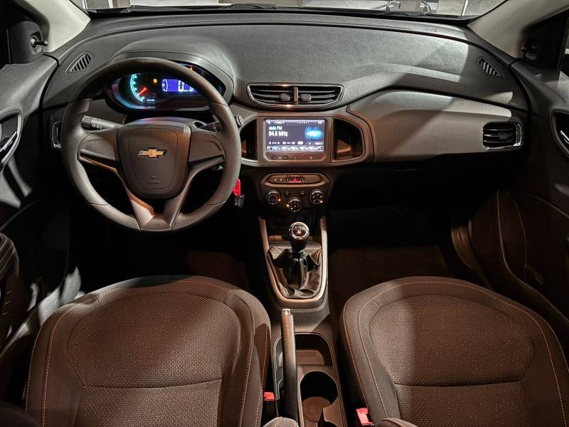 CHEVROLET - ONIX - 2013/2013 - Preta - R$ 42.900,00