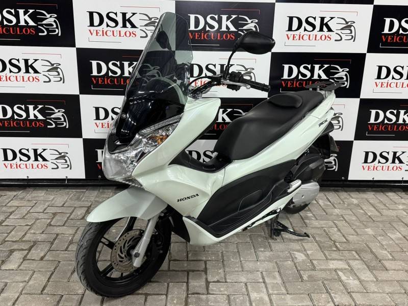HONDA - PCX - 2015/2015 - Branca - R$ 12.900,00