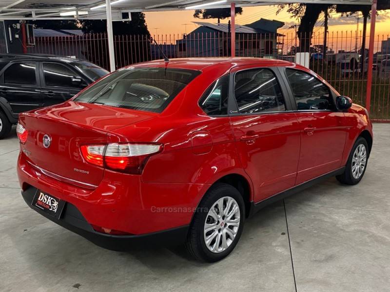 FIAT - GRAND SIENA - 2016/2016 - Vermelha - R$ 41.900,00