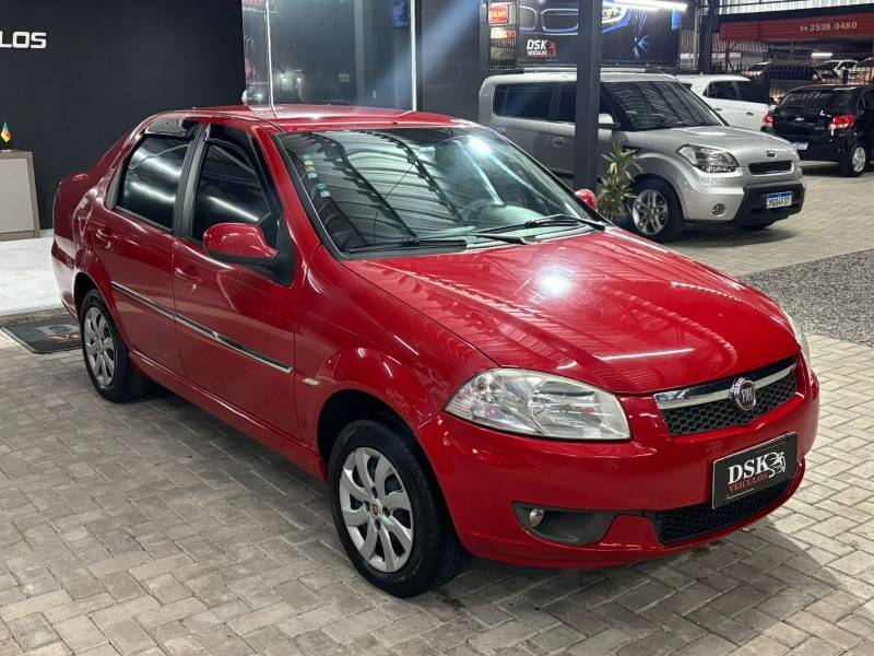 FIAT - SIENA - 2013/2013 - Vermelha - R$ 34.900,00