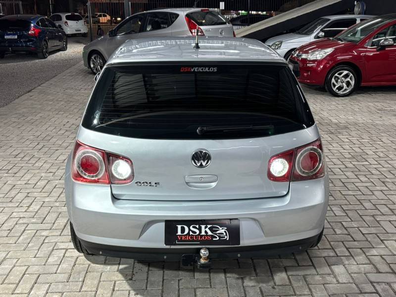 VOLKSWAGEN - GOLF - 2007/2008 - Prata - R$ 42.900,00
