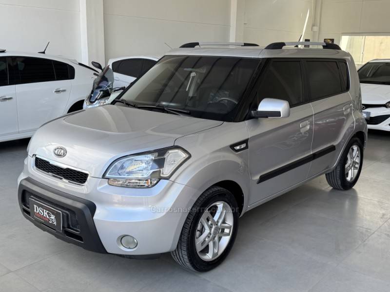 KIA MOTORS - SOUL - 2010/2010 - Prata - R$ 41.900,00