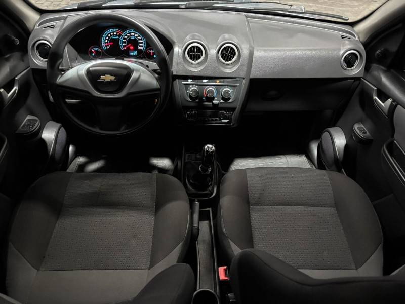 CHEVROLET - CELTA - 2012/2012 - Prata - R$ 33.900,00