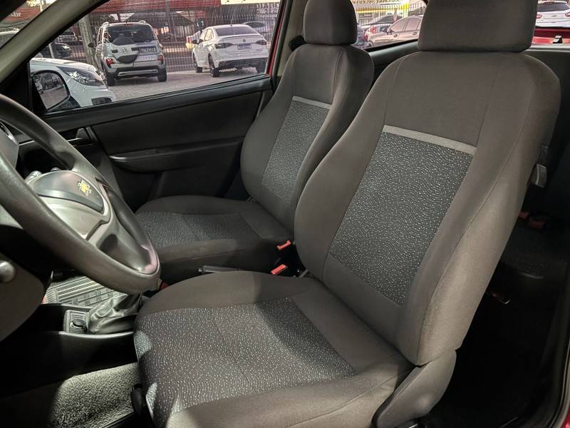 CHEVROLET - CELTA - 2013/2013 - Vermelha - R$ 27.900,00