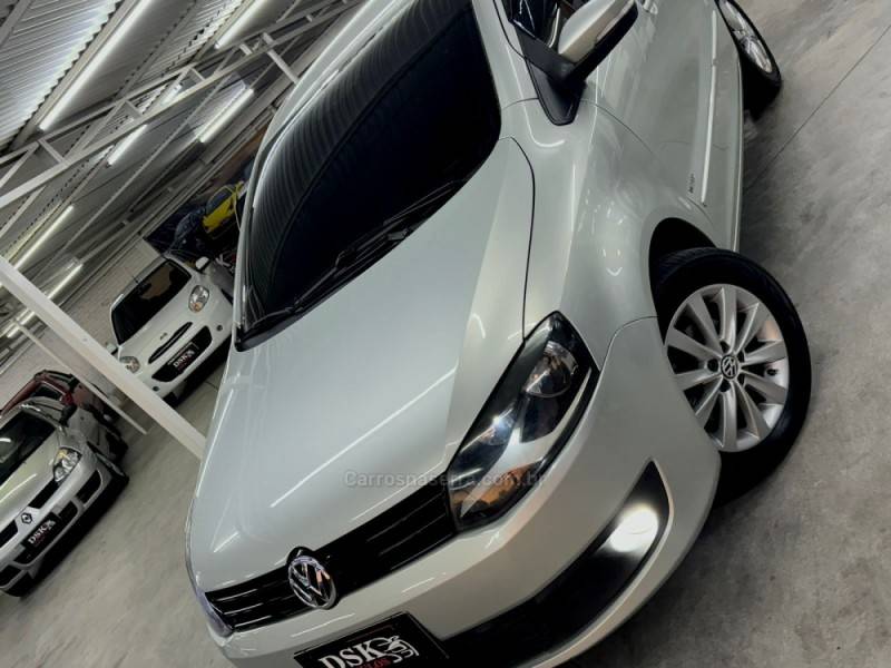 VOLKSWAGEN - FOX - 2010/2010 - Bege - R$ 38.900,00