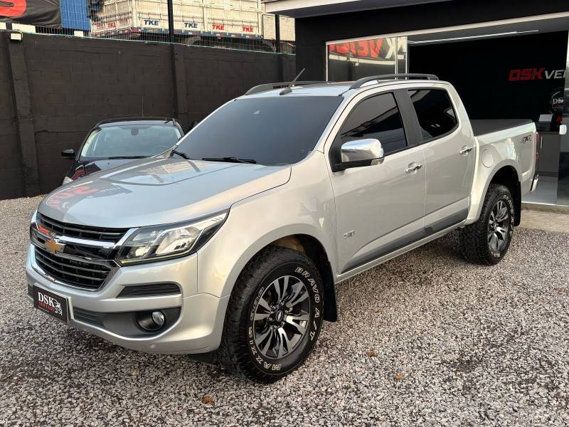 CHEVROLET - S10 - 2017/2018 - Prata - R$ 154.900,00
