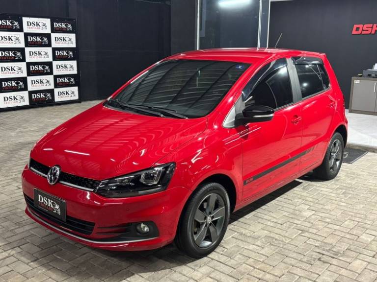 VOLKSWAGEN - FOX - 2017/2017 - Vermelha - R$ 56.900,00