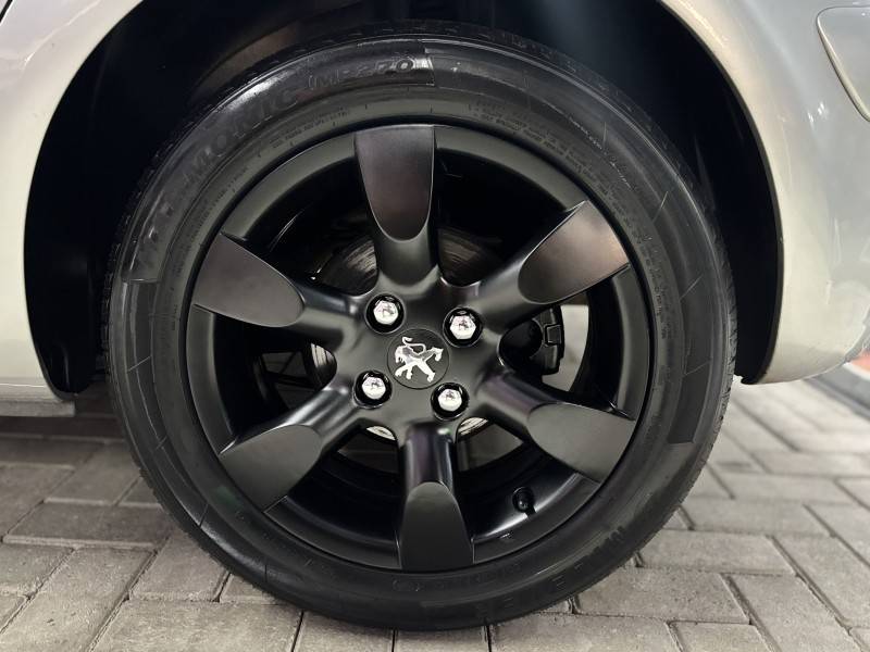 PEUGEOT - 307 - 2009/2010 - Prata - R$ 29.900,00