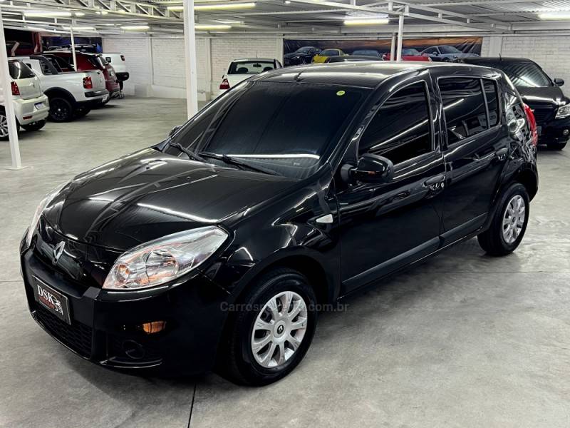 RENAULT - SANDERO - 2012/2012 - Preta - R$ 35.900,00