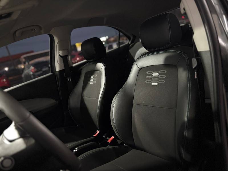 CHEVROLET - ONIX - 2019/2019 - Cinza - R$ 63.900,00