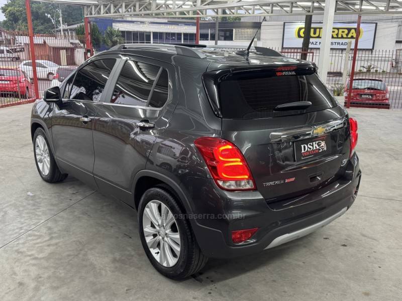 CHEVROLET - TRACKER - 2018/2018 - Cinza - R$ 91.900,00