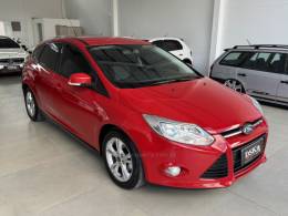 FORD - FOCUS - 2013/2014 - Vermelha - R$ 54.900,00