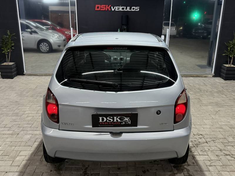CHEVROLET - CELTA - 2007/2007 - Prata - R$ 20.900,00