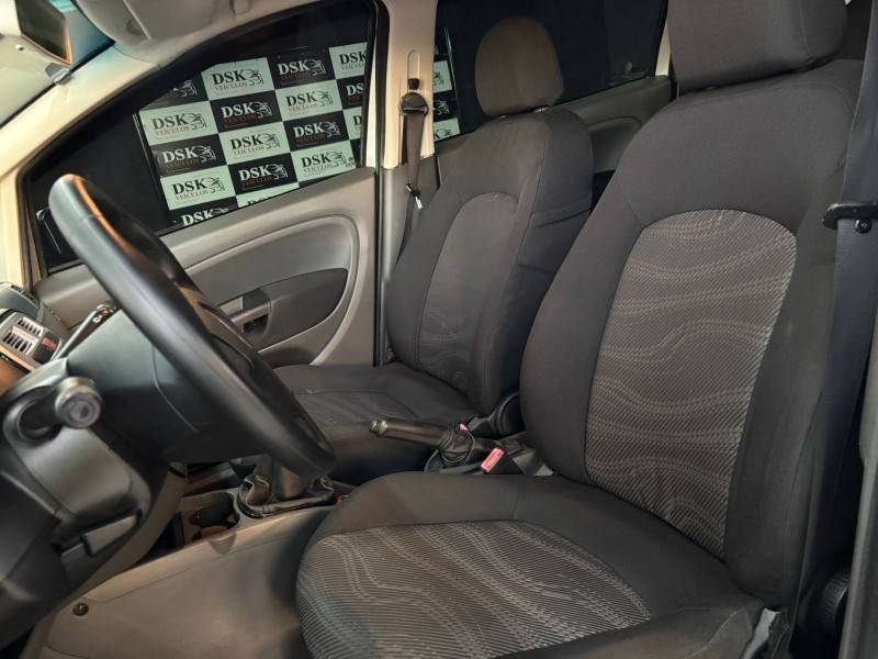 FIAT - PUNTO - 2011/2011 - Prata - R$ 35.900,00