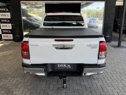 TOYOTA - HILUX - 2016/2017 - Branca - R$ 177.900,00