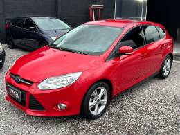 FORD - FOCUS - 2013/2014 - Vermelha - R$ 54.900,00