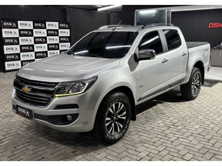 CHEVROLET - S10 - 2017/2018 - Prata - R$ 154.900,00