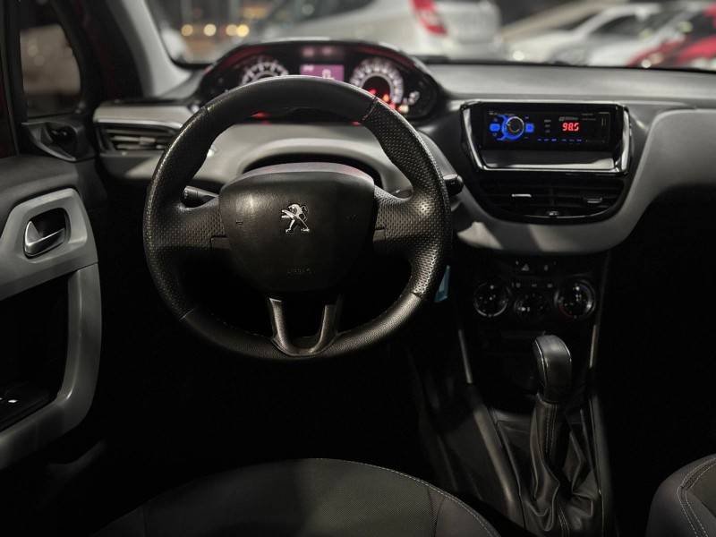 PEUGEOT - 208 - 2013/2014 - Vermelha - R$ 37.900,00