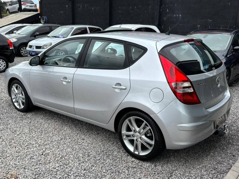 HYUNDAI - I30 - 2011/2012 - Prata - R$ 51.900,00
