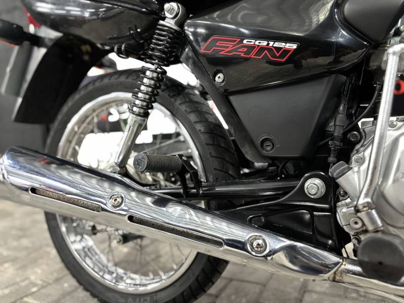 HONDA - CG 125 - 2006/2006 - Vermelha - R$ 7.000,00