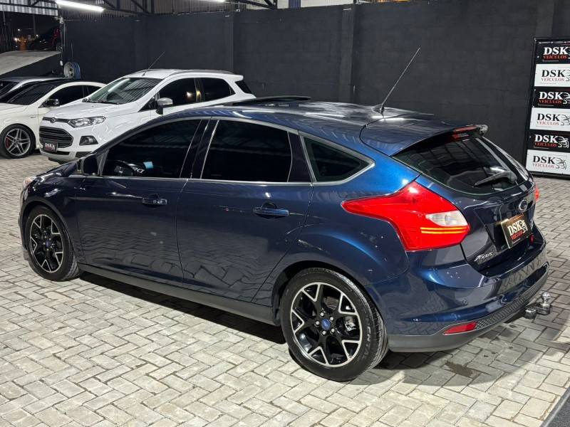 FORD - FOCUS - 2014/2015 - Azul - R$ 64.900,00