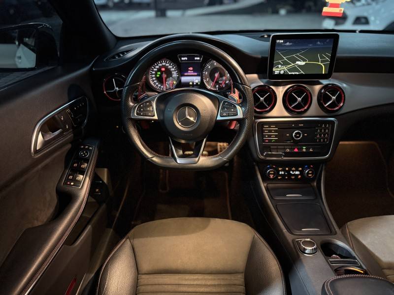 MERCEDES-BENZ - CLA 250 - 2015/2015 - Branca - R$ 154.900,00