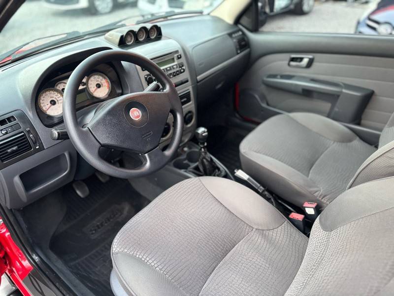FIAT - STRADA - 2012/2012 - Vermelha - R$ 52.900,00