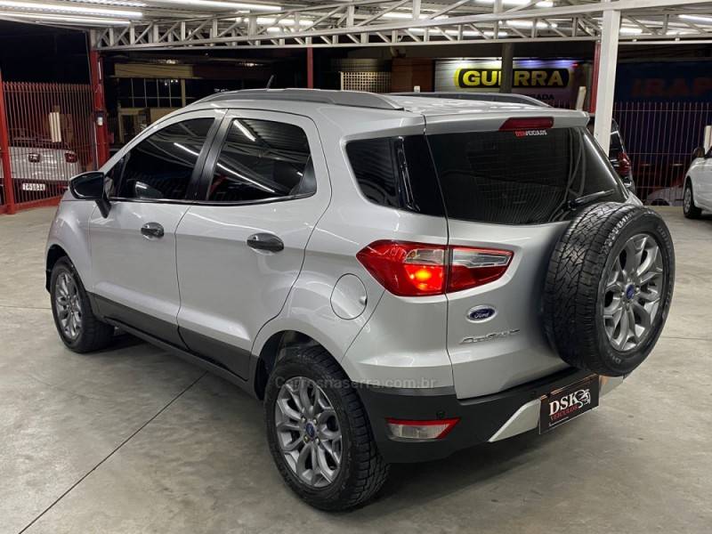 FORD - ECOSPORT - 2016/2017 - Prata - R$ 67.900,00