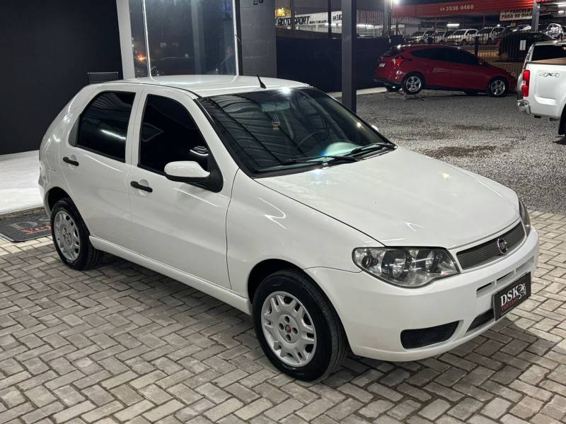 FIAT - PALIO - 2010/2010 - Branca - R$ 29.900,00