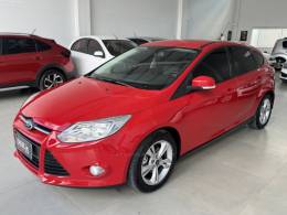 FORD - FOCUS - 2013/2014 - Vermelha - R$ 54.900,00