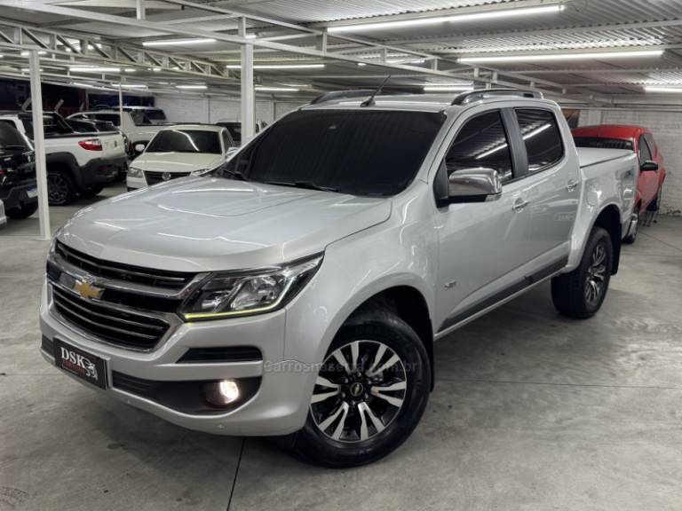 CHEVROLET - S10 - 2017/2018 - Prata - R$ 159.900,00