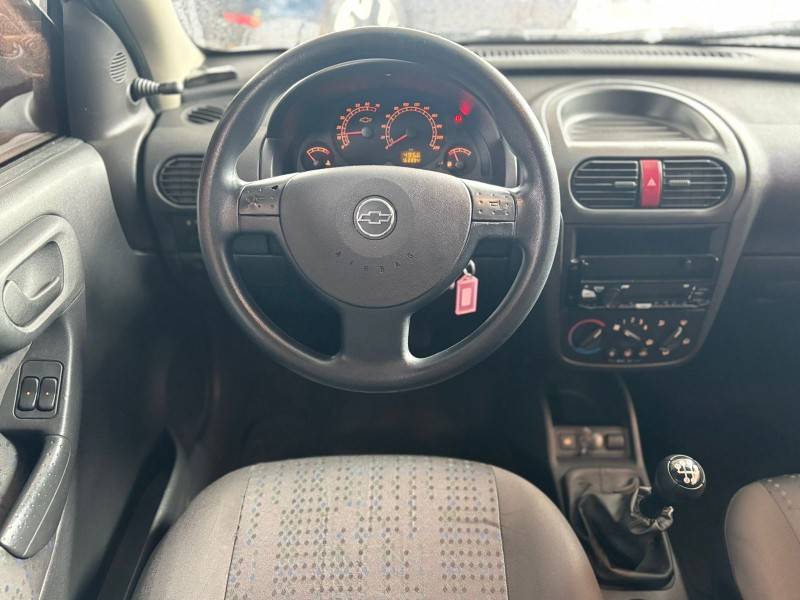 CHEVROLET - CORSA - 2012/2012 - Branca - R$ 33.900,00