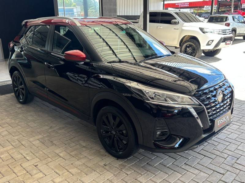 NISSAN - KICKS - 2023/2024 - Preta - R$ 115.900,00