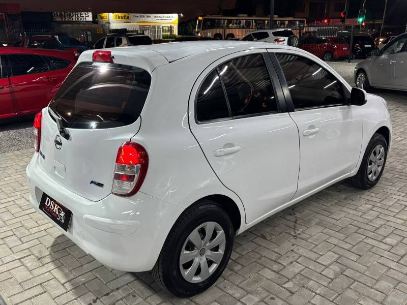 NISSAN - MARCH - 2014/2014 - Branca - R$ 38.900,00