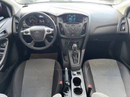 FORD - FOCUS - 2013/2014 - Vermelha - R$ 54.900,00
