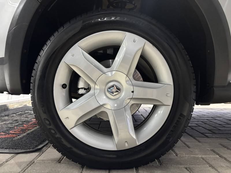 RENAULT - SANDERO - 2008/2009 - Prata - R$ 33.900,00