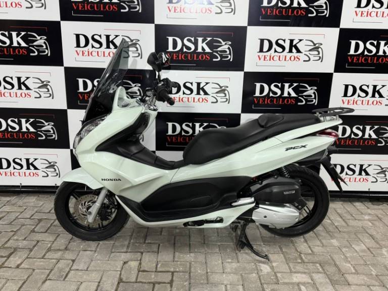 HONDA - PCX - 2015/2015 - Branca - R$ 12.900,00