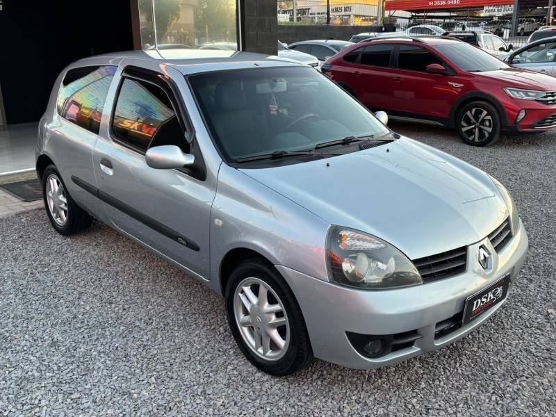 RENAULT - CLIO - 2006/2006 - Prata - R$ 20.900,00