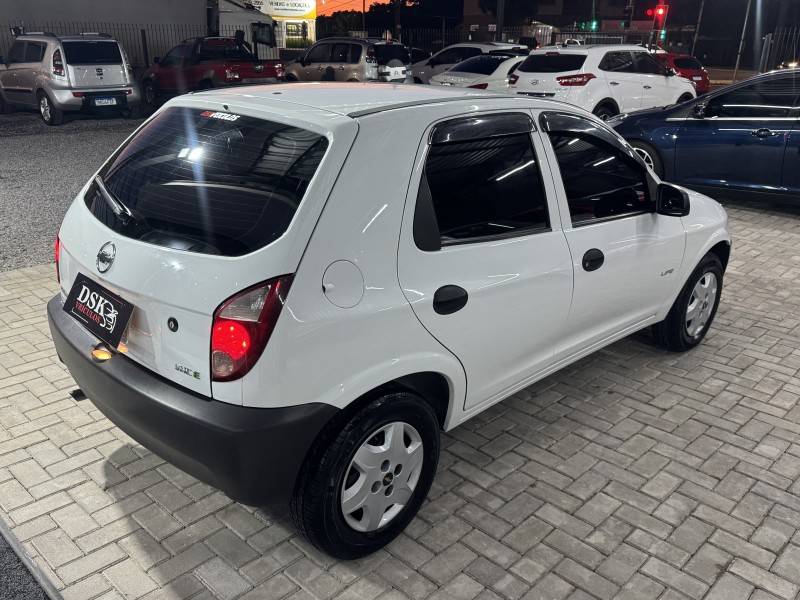 CHEVROLET - CELTA - 2011/2011 - Branca - R$ 22.900,00