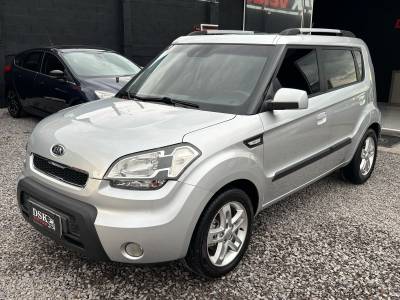 KIA MOTORS - SOUL - 2010/2010 - Prata - R$ 41.900,00